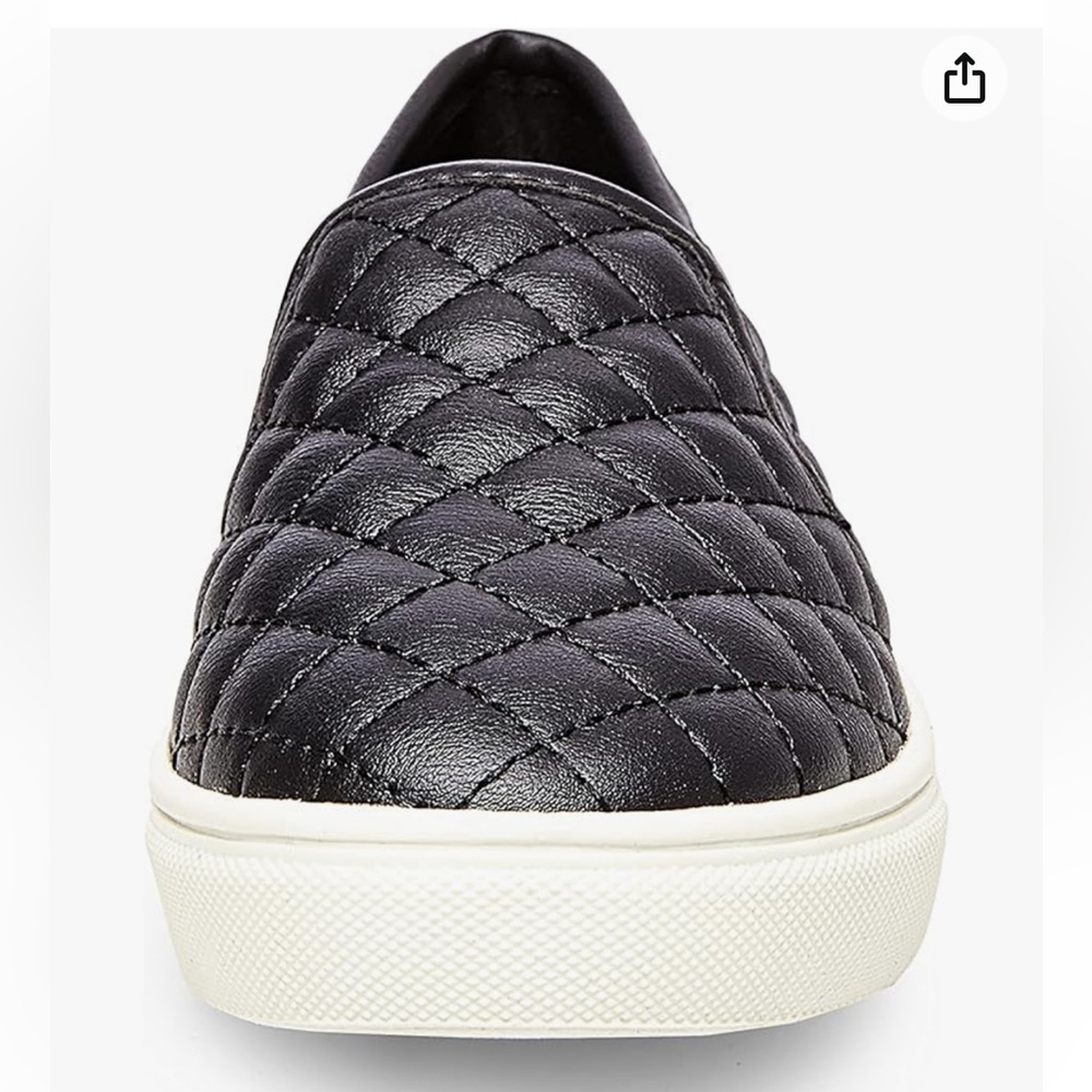Steve Madden ~ Quilted Slip On Sneaker ~ Kids Size 1 - Picture 16 of 17